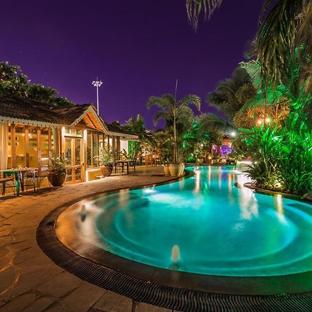 Fiesta Beach Resort Baga Ngoại thất bức ảnh