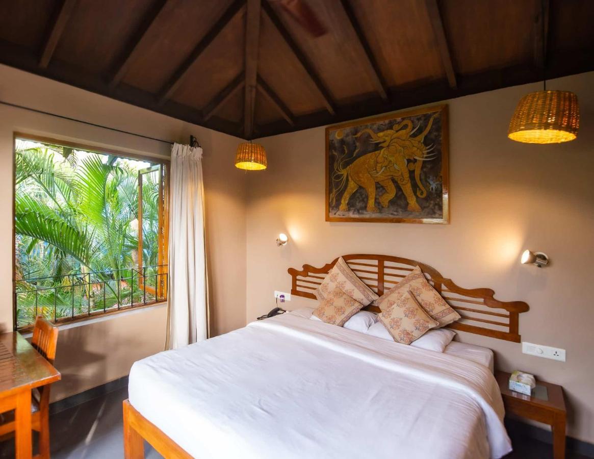 Fiesta Beach Resort Baga Ngoại thất bức ảnh