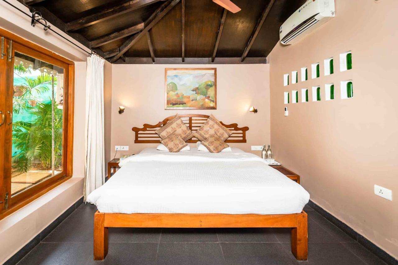 Fiesta Beach Resort Baga Ngoại thất bức ảnh