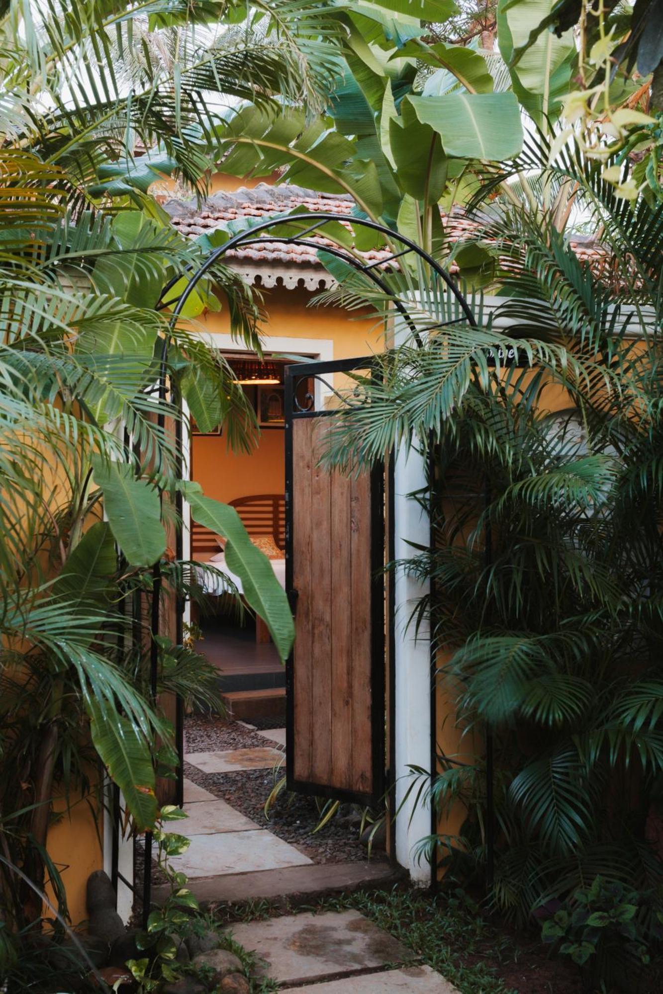 Fiesta Beach Resort Baga Ngoại thất bức ảnh