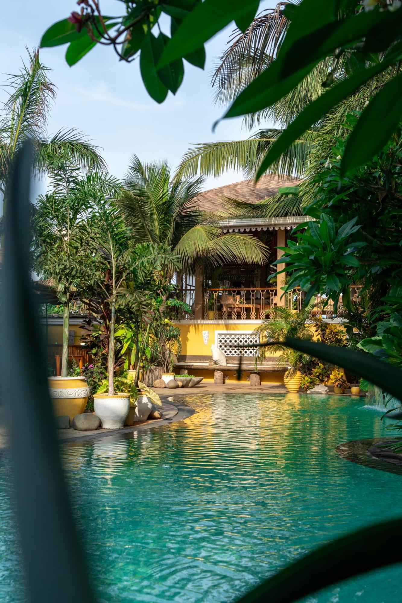 Fiesta Beach Resort Baga Ngoại thất bức ảnh