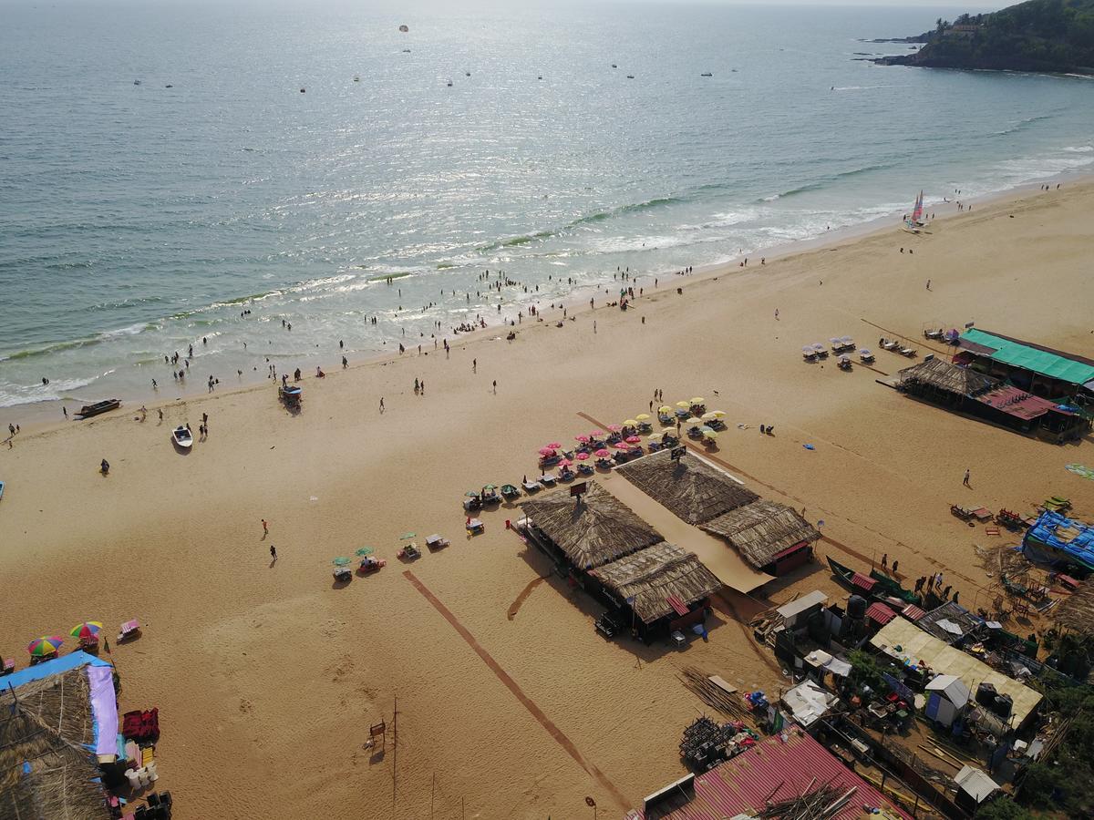 Fiesta Beach Resort Baga Ngoại thất bức ảnh