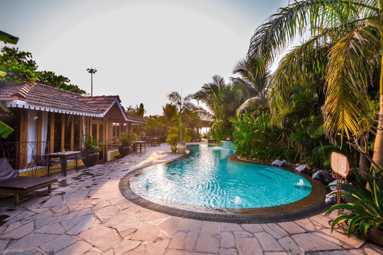 Fiesta Beach Resort Baga Ngoại thất bức ảnh
